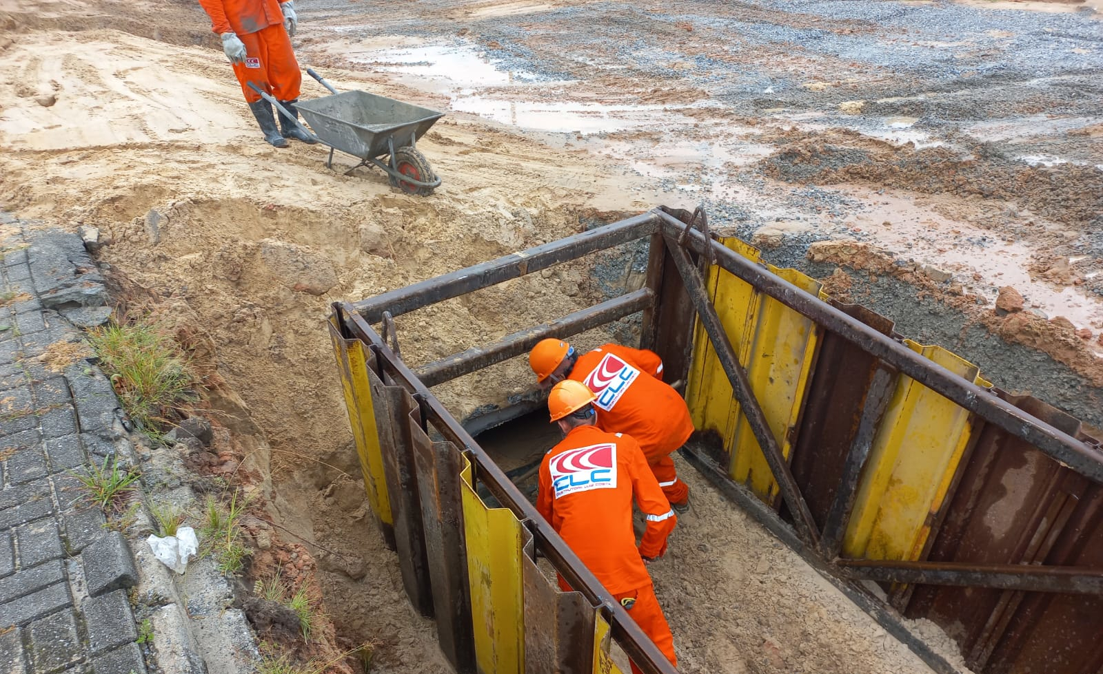 PR-412 duplicação entre Matinhos e Praia de Leste - implantação de drenagem
