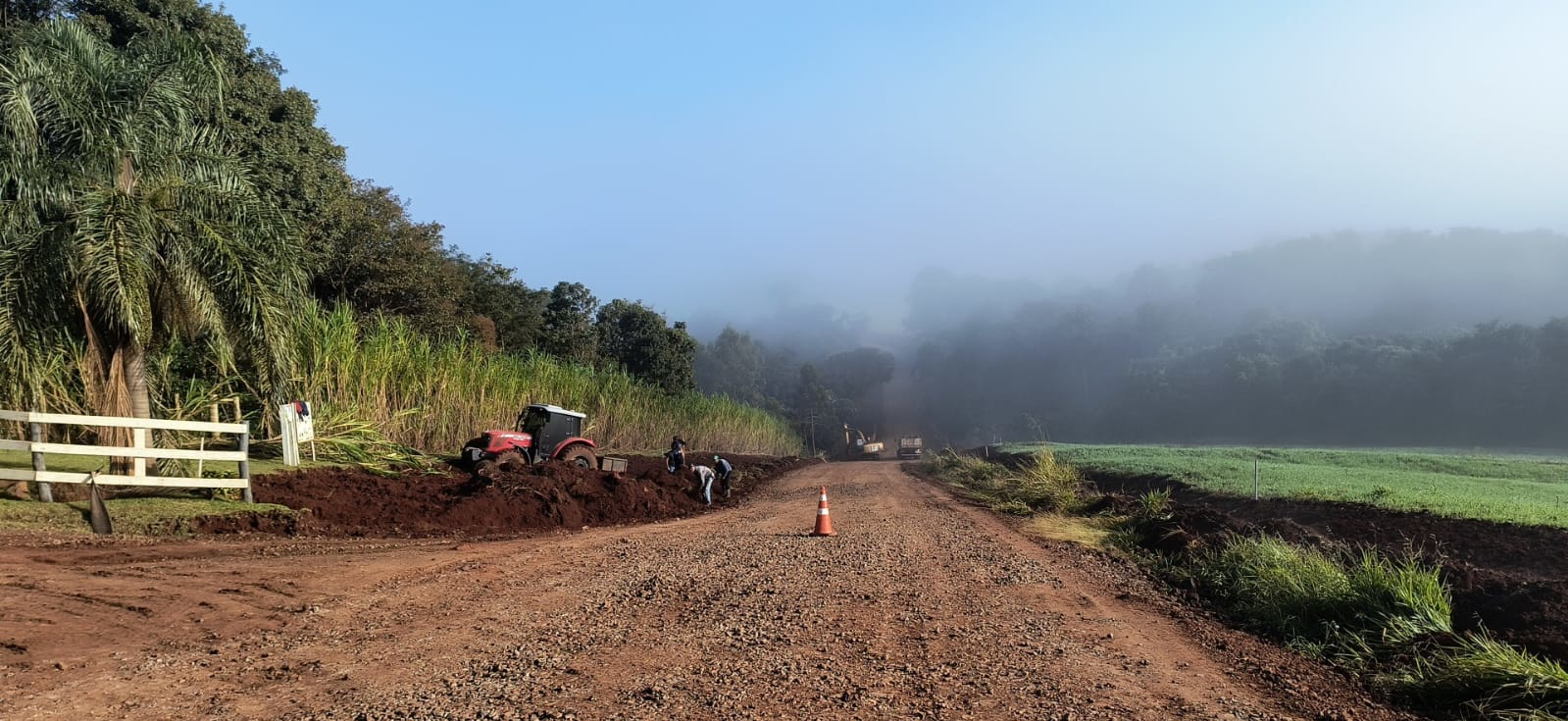 PR-239 pavimentação entre Mato Rico e Roncador - terraplenagem