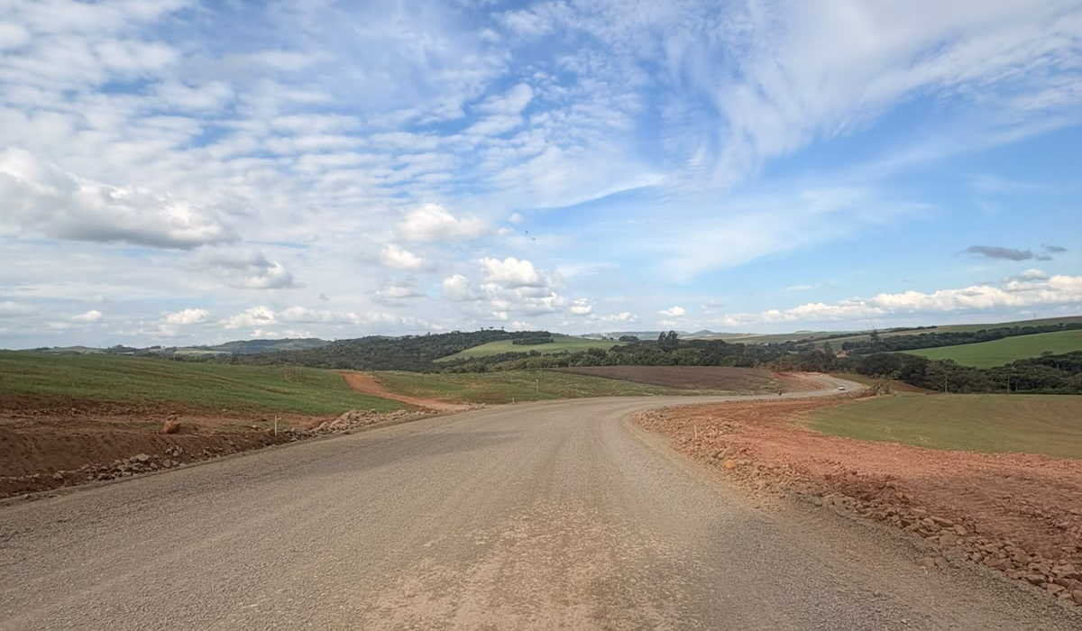 PR-239 pavimentação entre Mato Rico e Roncador - terraplenagem