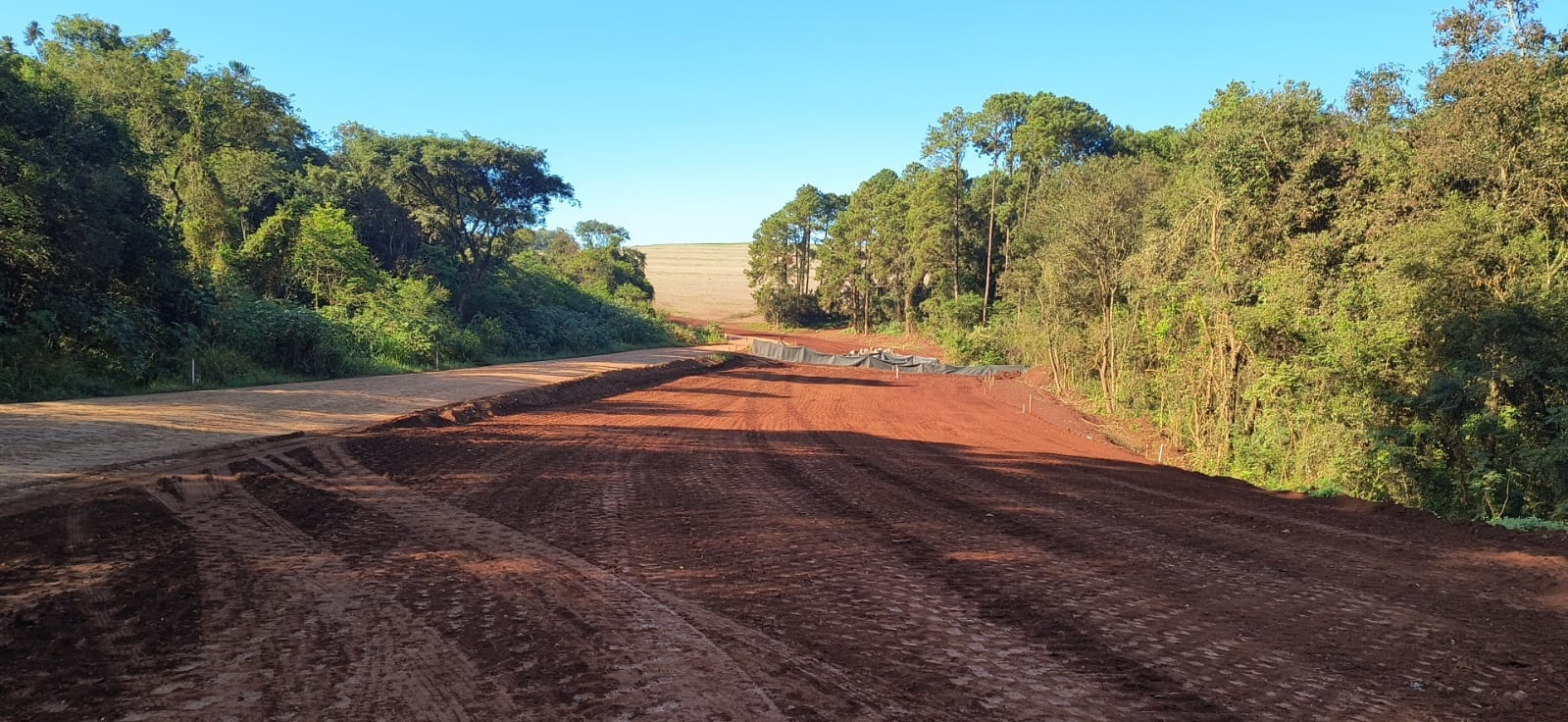 PR-239 pavimentação entre Mato Rico e Roncador - terraplenagem