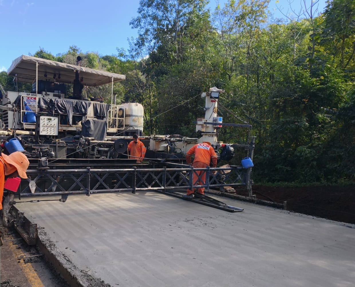 PR-460 e PRC-487 whitetopping Pitanga Nova Tebas - concretadora