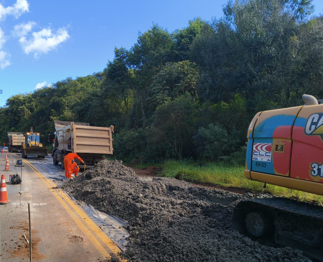 PR-460 e PRC-487 whitetopping Pitanga Nova Tebas - concretadora