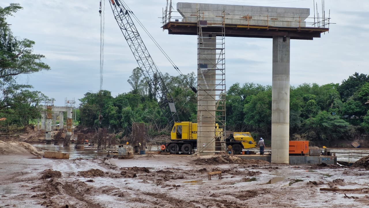 Construção de nova ponte sobre o Rio Ivaí entre São Carlos do Ivaí e Japurá chega a 45%