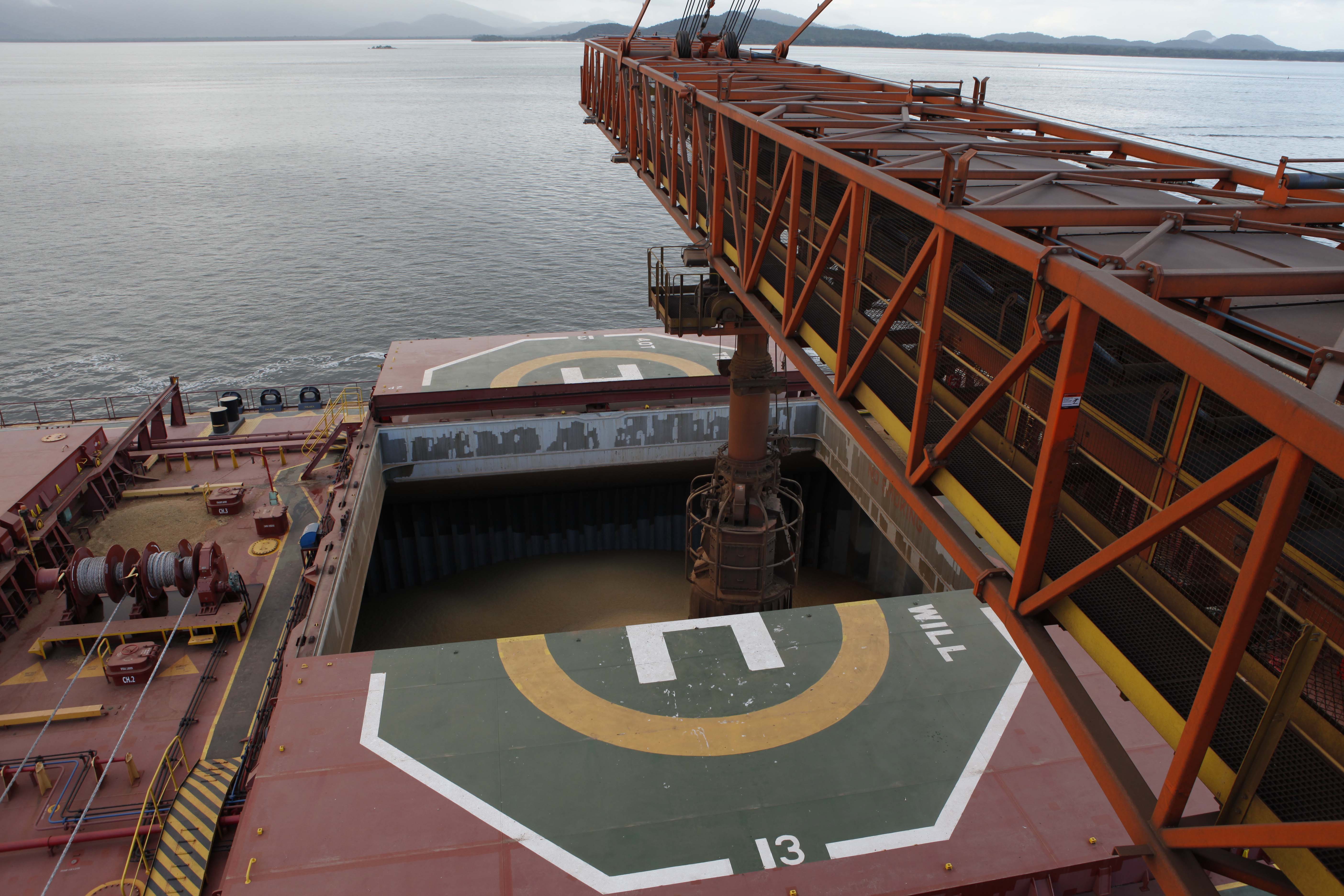 Os Portos do Paraná se preparam para um ritmo mais intenso no escoamento dos grãos destinados para exportação, com a chegada da safra 2018/19, que vem do interior do Estado e dos estados do Sudeste e Centro-Oeste do país.  -  Paranaguá, 27/02/2019   - Foto: Carlos Neves/APPA