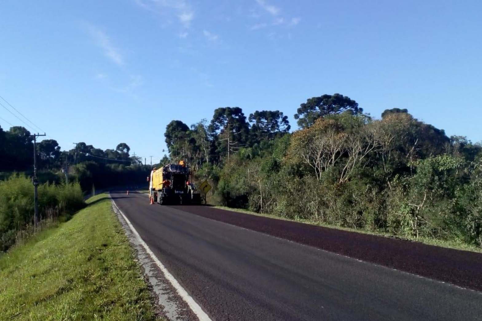 Três rodovias da Região Metropolitana de Curitiba, próximas a Santa Catarina, estão sendo recuperadas pelo Departamento de Estradas de Rodagem do Paraná (DER/PR)