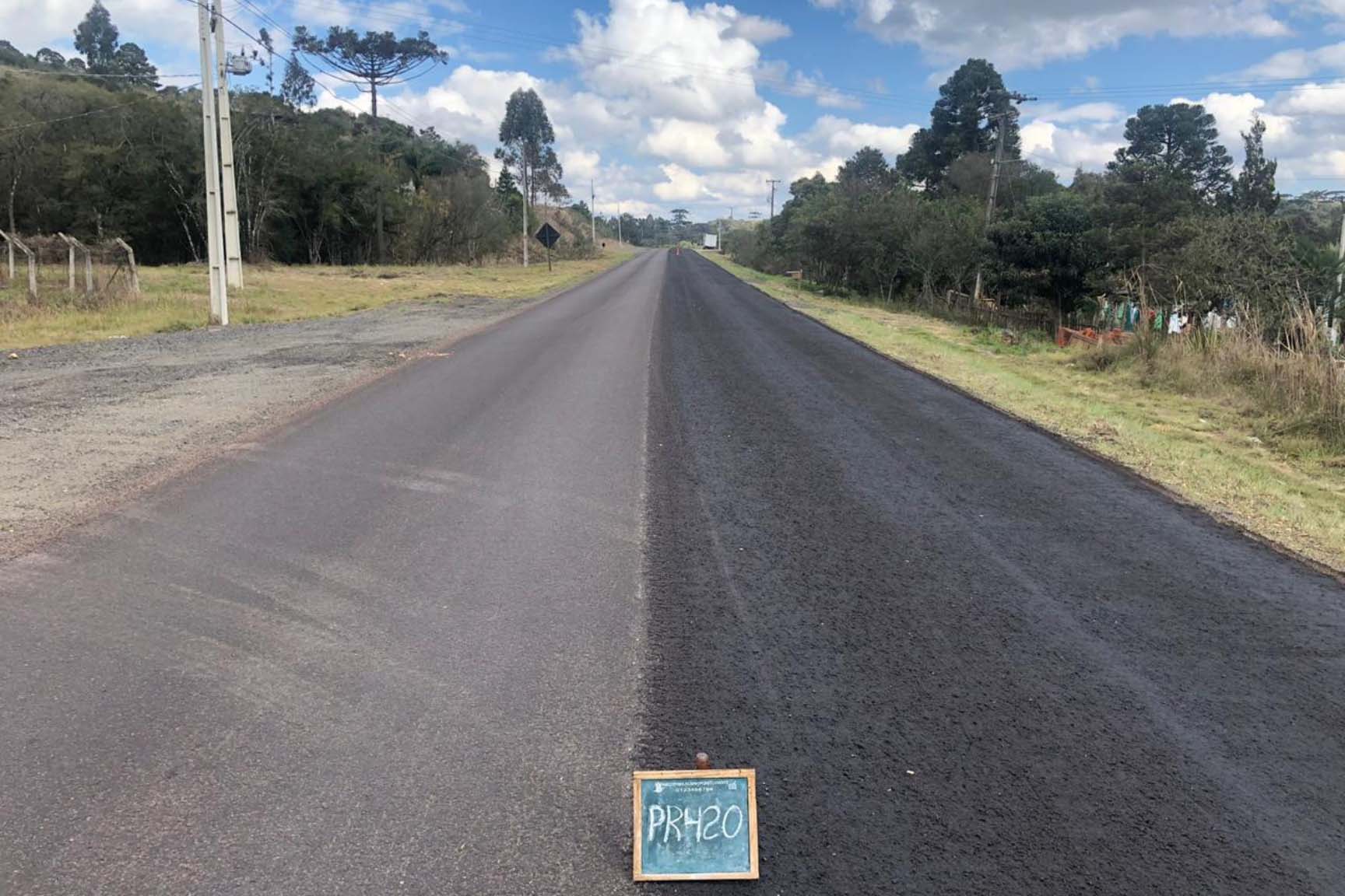 Três rodovias da Região Metropolitana de Curitiba, próximas a Santa Catarina, estão sendo recuperadas pelo Departamento de Estradas de Rodagem do Paraná (DER/PR)