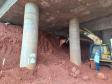 Obra de contenção dos taludes do viaduto sob a Avenida Barão do Rio Branco, em Cascavel