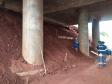 Obra de contenção dos taludes do viaduto sob a Avenida Barão do Rio Branco, em Cascavel
