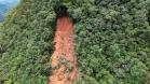 Deslizamento de terra na BR-277 Litoral
