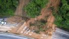 Deslizamento de terra na BR-277 Litoral