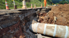 Novo bueiro de concreto em execução