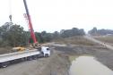 Lançamento de vigas da nova ponte sobre o Rio Turvo