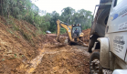 Limpeza de pista após escorregamento de materiais