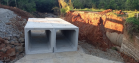 Obra de recuperação da PR-540 em Entre Rios - lançamento de aduelas das galerias de concreto