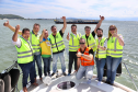 Chegada da balsa Perpetuar à baía de Guaratuba