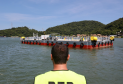 Chegada da balsa Perpetuar à baía de Guaratuba