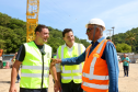 Chegada da balsa Perpetuar à baía de Guaratuba