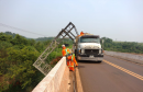 Obra de manutenção da ponte sobre o Rio Xambrê, na PR-490, em Iporã