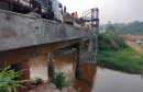 Obra de manutenção da ponte sobre o Rio Xambrê, na PR-490, em Iporã