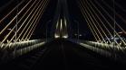 Ponte da Integração Brasil - Paraguai com iluminação amarela
