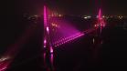Ponte da Integração com iluminação especial para o Outubro Rosa