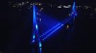 Ponte da Integração Brasil - Paraguai com iluminação azul