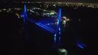 Ponte da Integração Brasil - Paraguai com iluminação azul