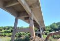 PR-317 retirada de balsa naufragada junto a ponte sobre o Rio Ivaí