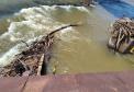 PR-317 retirada de balsa naufragada junto a ponte sobre o Rio Ivaí