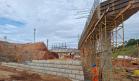 Obras do novo viaduto na duplicação da Rodovia dos Minérios