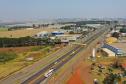 Ônibus percorrendo rodovias no Paraná