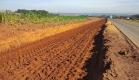 Terraplenagem na obra de restauração em concreto da PR-151 entre Ponta Grossa e Palmeira