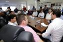 O governador Carlos Massa Ratinho Junior reuniu-se nesta quarta-feira (6), em Umuarama, com lideranças e prefeitos do Noroeste para tratar da duplicação da PR-323 e anunciou a elaboração de projetos executivos para obras na rodovia. -  Umuarama, 06/02/2019  -  Foto: Arnaldo Alves/ANPr