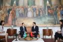 A China quer ser parceira do Paraná em obras de infraestrutura, com grande interesse no projeto do corredor bioceânico, que ligará os portos de Paranaguá, no Litoral do Estado, ao de Antofagasta, no Chile. O assunto foi tratado nesta quinta-feira (14) entre o governador Carlos Massa Ratinho Junior e o embaixador da República Popular da China, Yang Wanming, no Palácio Iguaçu.  -  . Curitiba,14/03/2019 Foto:Jaelson Lucas/ANPr
