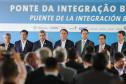 O governador Carlos Massa Ratinho Junior recebe  em Foz do Iguaçu, o presidente Jair Bolsonaro e o presidente do Paraguai Mario Abdo Benítez para o lançamento da pedra fundamental da segunda ponte entre Brasil e Paraguai, em cerimônia  no Marco das Três Fronteiras, nesta sexta-feira (10).   Foz do Iguaçu, 10/05/2019 -  Foto: Geraldo Bubniak/ANPr