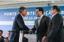 O governador Carlos Massa Ratinho Junior recebe  em Foz do Iguaçu, o presidente Jair Bolsonaro e o presidente do Paraguai Mario Abdo Benítez para o lançamento da pedra fundamental da segunda ponte entre Brasil e Paraguai, em cerimônia  no Marco das Três Fronteiras, nesta sexta-feira (10).   Foz do Iguaçu, 10/05/2019 -  Foto: Geraldo Bubniak/ANPr