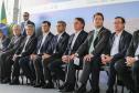 O governador Carlos Massa Ratinho Junior recebe  em Foz do Iguaçu, o presidente Jair Bolsonaro e o presidente do Paraguai Mario Abdo Benítez para o lançamento da pedra fundamental da segunda ponte entre Brasil e Paraguai, em cerimônia  no Marco das Três Fronteiras, nesta sexta-feira (10).   Foz do Iguaçu, 10/05/2019 -  Foto: Geraldo Bubniak/ANPr