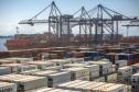 Mais de 38% de todo o frango congelado exportado pelo Brasil, em 2019, saiu do país pelo Porto de Paranaguá. De janeiro a maio, as vendas de carne de frango brasileira somaram 1,6 milhão de toneladas. Deste total, 637,6 mil toneladas foram movimentadas no porto paranaense. Foto: Claudio Neves/Portos do Paraná