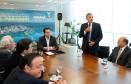 O governador Carlos Massa Ratinho Junior e o diretor-presidente da Itaipu, general Joaquim Silva e Luna, assinaram nesta quinta-feira (01), convênio para dar início à construção da segunda ponte ligando o Brasil ao Paraguai, em Foz do Iguaçu.