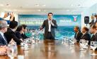 O governador Carlos Massa Ratinho Junior e o diretor-presidente da Itaipu, general Joaquim Silva e Luna, assinaram nesta quinta-feira (01), convênio para dar início à construção da segunda ponte ligando o Brasil ao Paraguai, em Foz do Iguaçu.