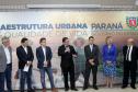 Foi assinada nesta sexta-feira (13) a ordem de serviço para o início dos estudos das Concessões de Rodovias Paranaenses. É o início do trabalho conjunto do Governo do Paraná e a União para modelagem do novo programa de concessões de rodovias que cortam o Paraná. Ao todo, serão licitados pelo Governo Federal 4,1 mil quilômetros de estradas estaduais e federais até 2021. Foto: Divulgação/SEIL