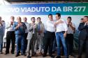 O governador Carlos Massa Ratinho Junior inaugurou nesta quinta-feira (10) o viaduto Nelson Buffara, na entrada de Paranaguá, onde a BR-277 se divide entre as avenidas Ayrton Senna e Bento Rocha. A obra é fundamental para melhorar o trânsito pesado da região e agilizar a movimentação de cargas em direção ao Porto de Paranaguá.