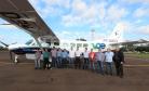 Dois potentes jatos de água batizaram simbolicamente as primeiras aeronaves que partiram com voos de Curitiba para o Interior do Estado inaugurando oficialmente, nesta terça-feira (22), o programa Voe Paraná. O voo 5545 partiu às 12h15 com destino à Guaíra, na região Oeste. O 5555 foi para União da Vitória, no extremo sul do Paraná. Antes disso, uma aeronave saiu de Campo Mourão, no Centro-Oeste, rumo à capitalFoto: Prefeitura de Campo Mourão