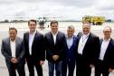 Dois potentes jatos de água batizaram simbolicamente as primeiras aeronaves que partiram com voos de Curitiba para o Interior do Estado inaugurando oficialmente, nesta terça-feira (22), o programa Voe Paraná. O governador Carlos Massa Ratinho Junior acompanhou a estreia no Aeroporto Afonso Pena, em São José dos Pinhais, recepcionando os primeiros passageiros com destino ao Interior do Estado.
