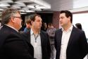 Dois potentes jatos de água batizaram simbolicamente as primeiras aeronaves que partiram com voos de Curitiba para o Interior do Estado inaugurando oficialmente, nesta terça-feira (22), o programa Voe Paraná. O governador Carlos Massa Ratinho Junior acompanhou a estreia no Aeroporto Afonso Pena, em São José dos Pinhais, recepcionando os primeiros passageiros com destino ao Interior do Estado.