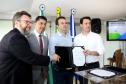 O governador também se reuniu com a equipe de governo na Feira Paraná, em Ponta Grossa. Foram discutidos temas como a reunião de prefeitos, na próxima semana em Foz do Iguaçu, os detalhes sobre o acordo de leniência com a concessionária Rodonorte, que resultará em obras prioritárias para a infraestrutura viária de Ponta Grossa e outras cidades paranaenses e a concessão do parque Vila Velha.
