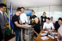 O governador também se reuniu com a equipe de governo na Feira Paraná, em Ponta Grossa. Foram discutidos temas como a reunião de prefeitos, na próxima semana em Foz do Iguaçu, os detalhes sobre o acordo de leniência com a concessionária Rodonorte, que resultará em obras prioritárias para a infraestrutura viária de Ponta Grossa e outras cidades paranaenses e a concessão do parque Vila Velha.
