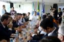 O governador também se reuniu com a equipe de governo na Feira Paraná, em Ponta Grossa. Foram discutidos temas como a reunião de prefeitos, na próxima semana em Foz do Iguaçu, os detalhes sobre o acordo de leniência com a concessionária Rodonorte, que resultará em obras prioritárias para a infraestrutura viária de Ponta Grossa e outras cidades paranaenses e a concessão do parque Vila Velha.