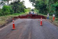 PR-492 em Tamboara com bloqueio