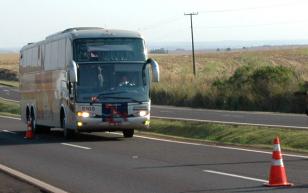 Ônibus de transporte de passageiros